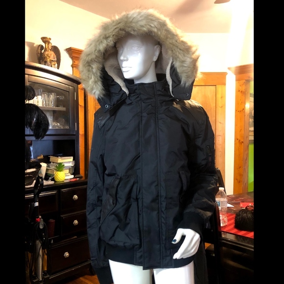 City Channel Unique Design Outdoor Fashion - Picture 1 of 4